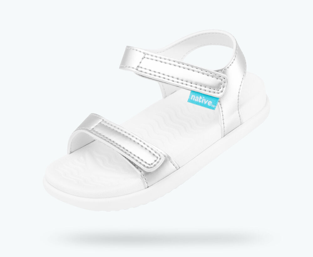 a3a739ff-3a81-4940-be67-8132370c7881