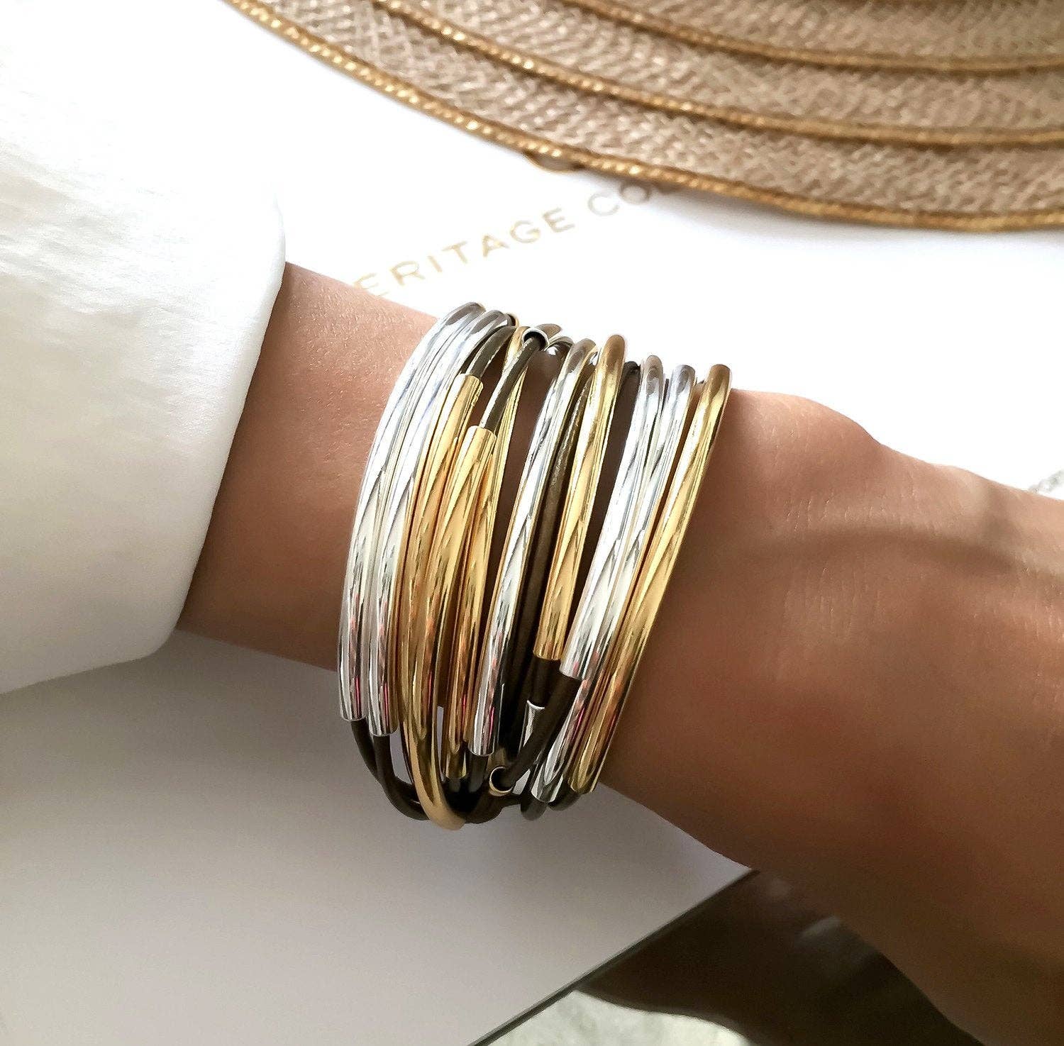 Lizzy Classic 4 Strand Gold & Silver : Large