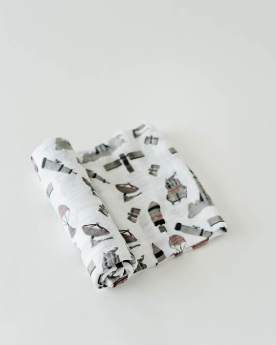 cotton-muslin-swaddle-ground-control